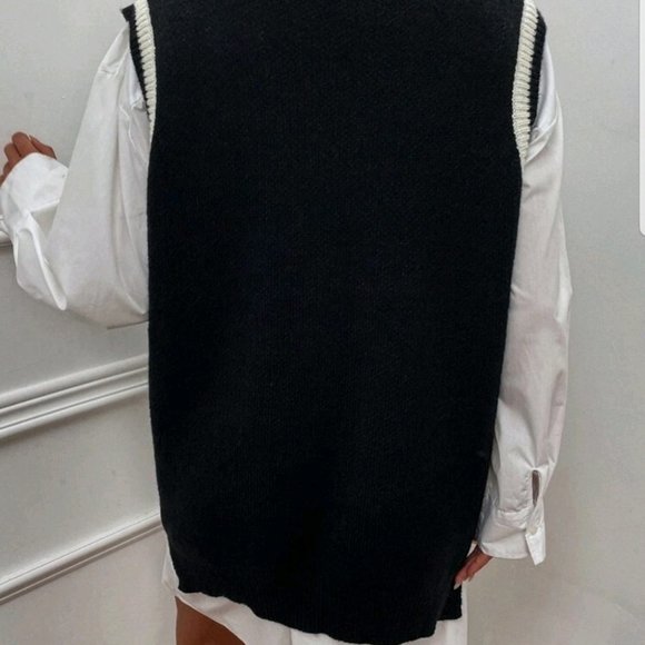 Timeless Long Vest - Picture 6 of 7